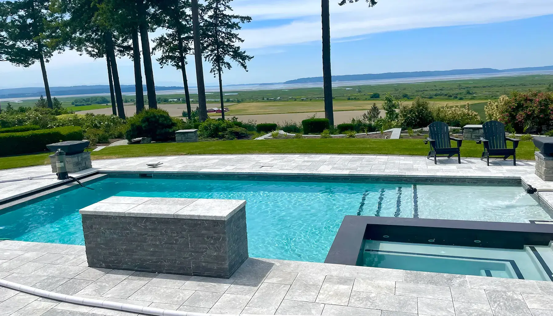 A beautifully built luxury pool in Seattle, WA